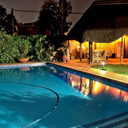 Rest-A-While Guest House - Pretoria Ngoại thất bức ảnh