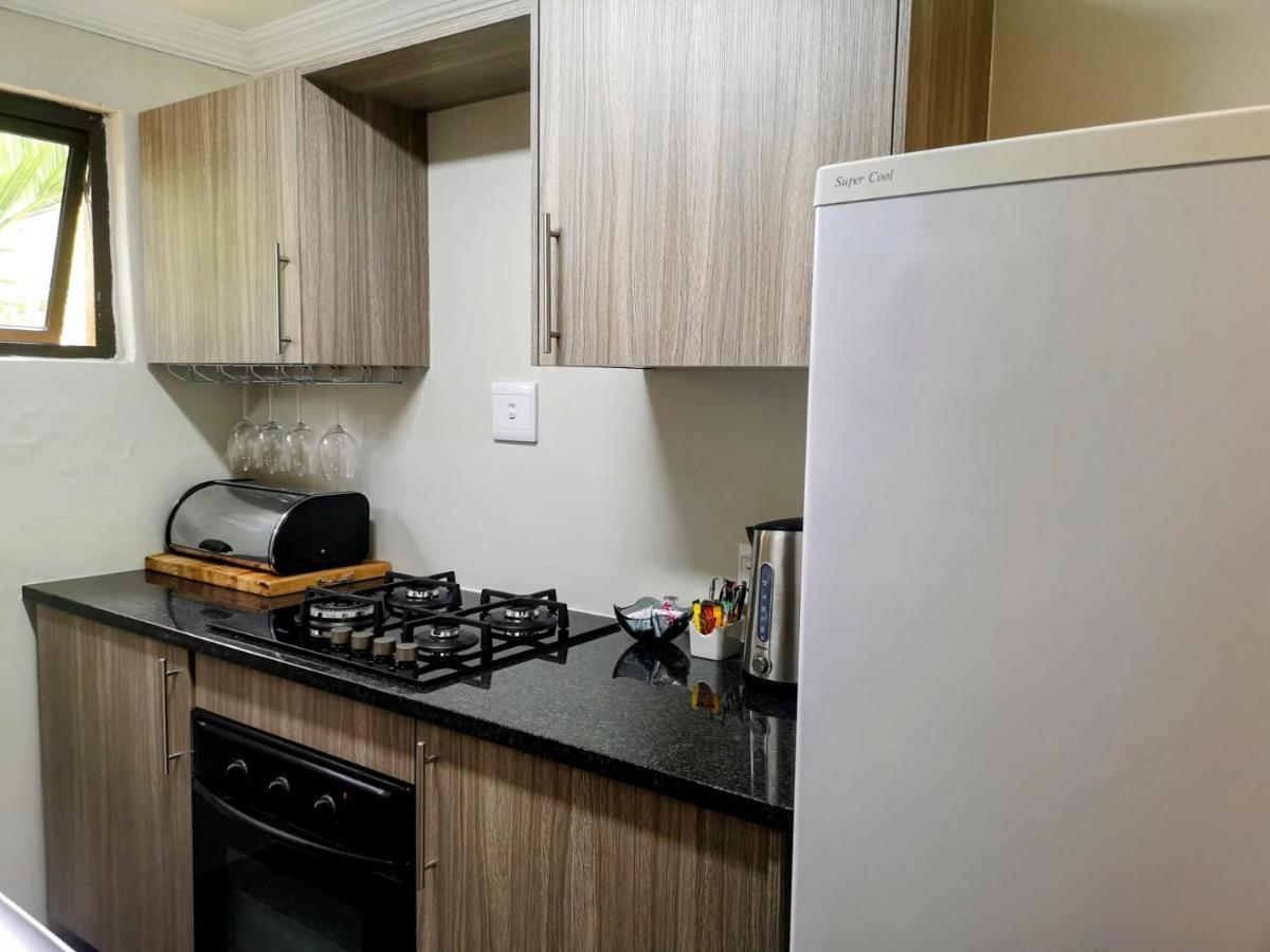 Rest-A-While Guest House - Pretoria Ngoại thất bức ảnh