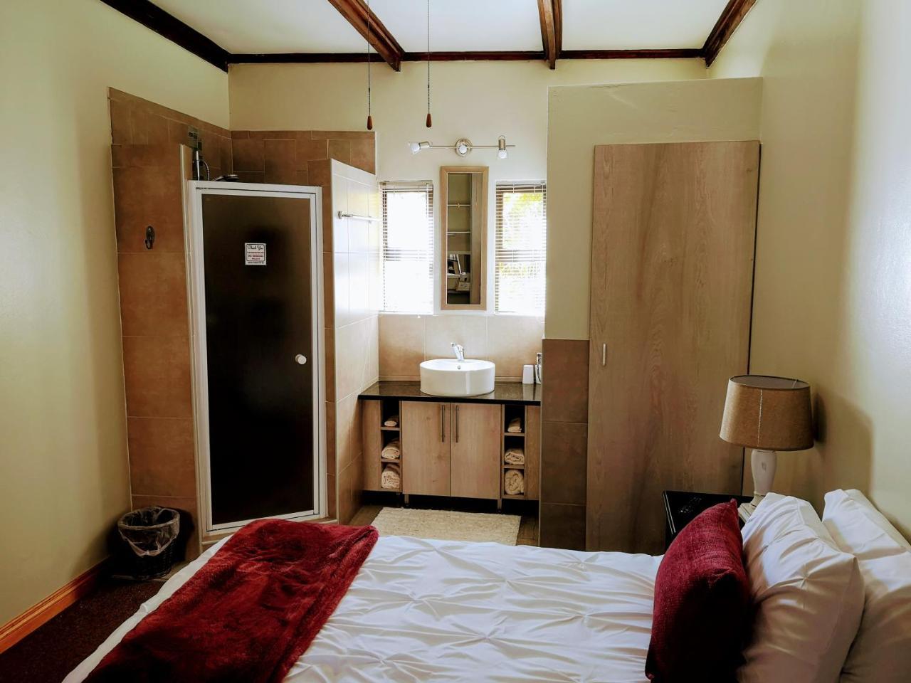Rest-A-While Guest House - Pretoria Ngoại thất bức ảnh