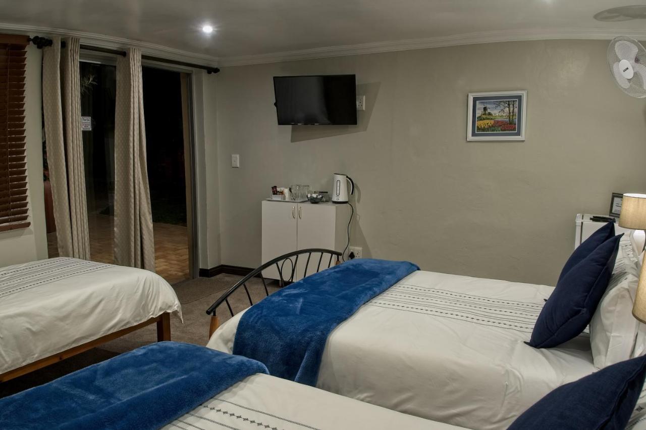 Rest-A-While Guest House - Pretoria Ngoại thất bức ảnh