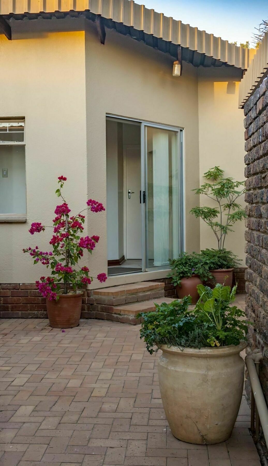 Rest-A-While Guest House - Pretoria Ngoại thất bức ảnh