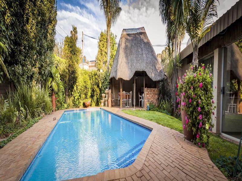Rest-A-While Guest House - Pretoria Ngoại thất bức ảnh